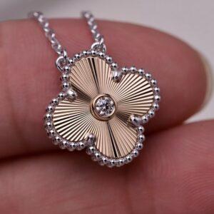Quatrefoil Reverie necklace
