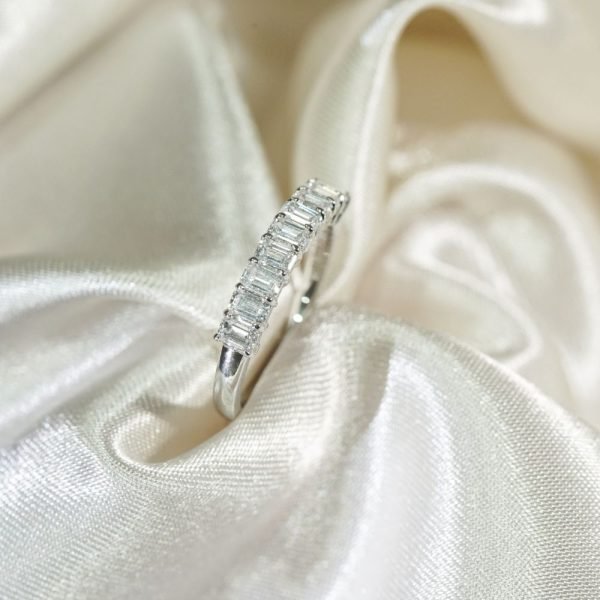 Emerald - Cut Bar - Set Diamond Band Emerald - Cut Bar - Set Diamond Band