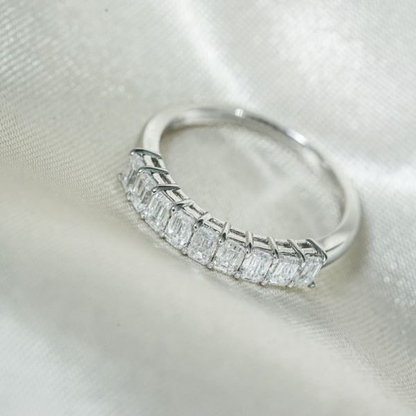 Emerald - Cut Bar - Set Diamond Band (2) Emerald - Cut Bar - Set Diamond Band (2)