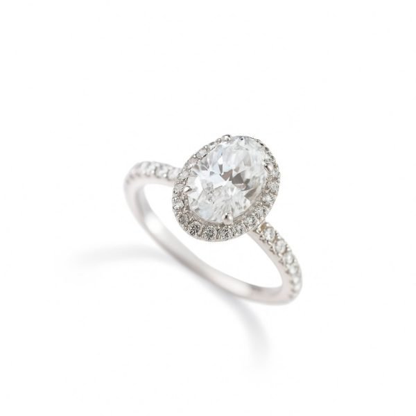 Oval Brilliant Classic Halo Diamond Ring Oval Brilliant Classic Halo Diamond Ring
