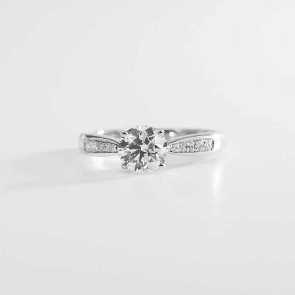 Round Brilliant Pinched Pavé-Shoulder Diamond Solitaire Ring (2)