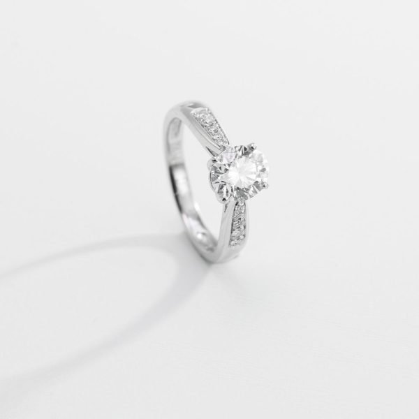 Round Brilliant Pinched Pavé-Shoulder Diamond Solitaire Ring