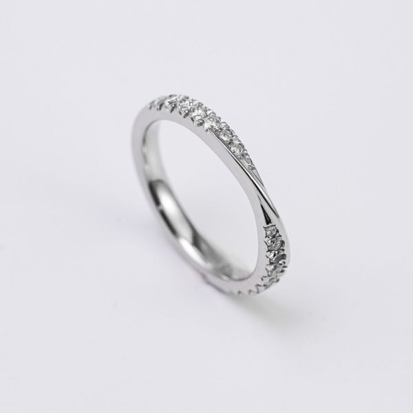 Tapered Pavé Band Tapered Pavé Band